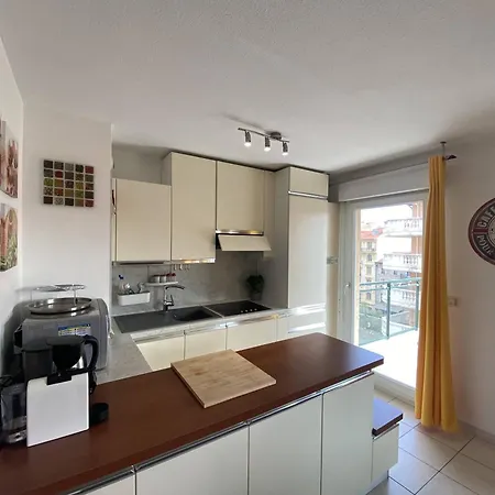 Magnan 2p-piscine, Clim, Parking * Nice