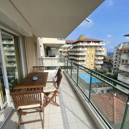 Apartment Magnan 2p-piscine, Clim, Parking *
